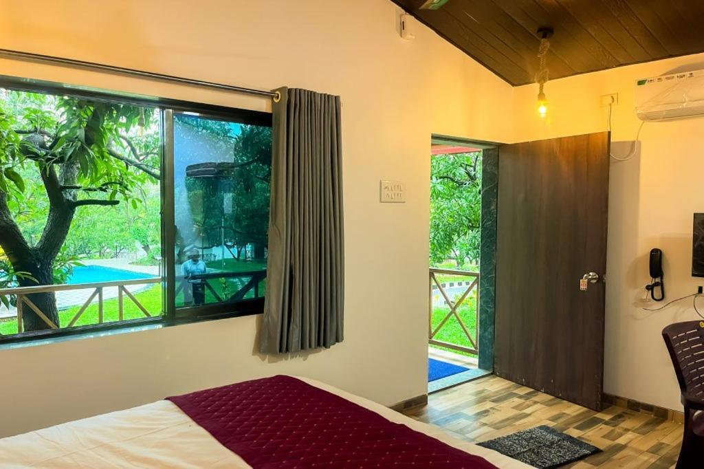 Mangozzz Magical World Hotel Panvel Eksteriør billede