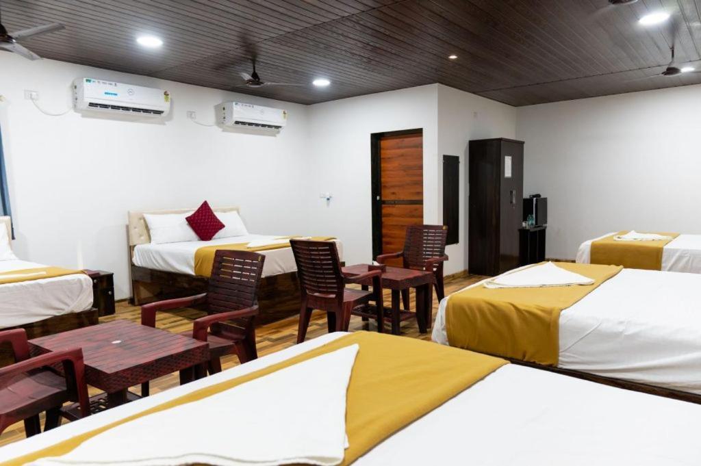 Mangozzz Magical World Hotel Panvel Eksteriør billede