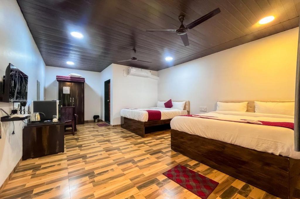 Mangozzz Magical World Hotel Panvel Eksteriør billede