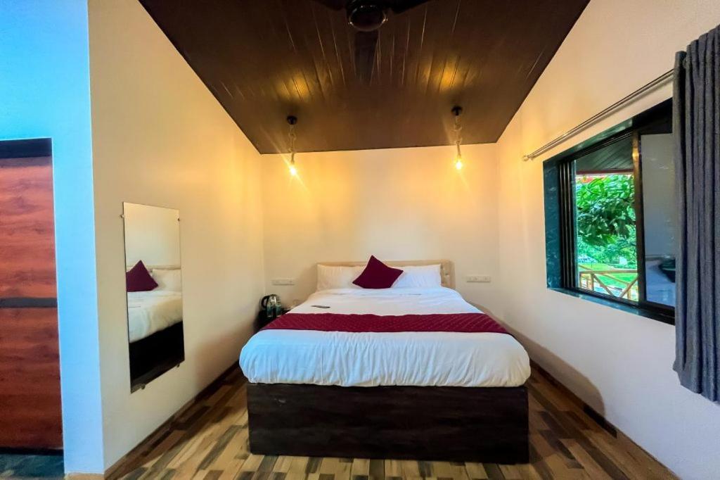 Mangozzz Magical World Hotel Panvel Eksteriør billede