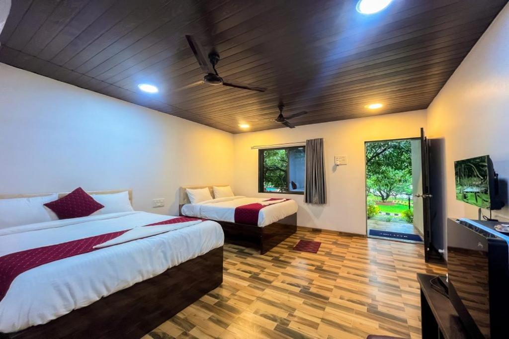 Mangozzz Magical World Hotel Panvel Eksteriør billede